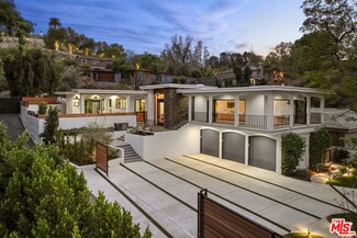 4977 Brewster Dr, Tarzana, CA 91356