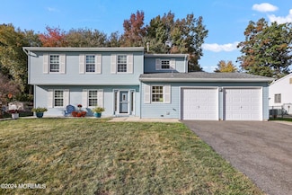 14 Cherry Bend Dr, Howell, NJ 07731