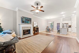 274 Lake Breeze Dr, Baton Rouge, LA 70820
