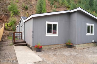 211 Hill St, Smelterville, ID 83868