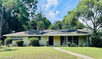 2502 Randall Dr, Biloxi, MS 39531