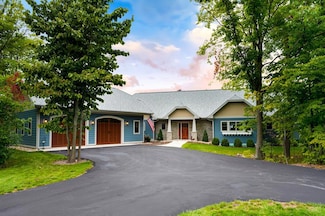 7277 Greening Bluff Unit 20, Egg Harbor, WI 54209
