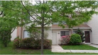 65 Viburnum Ln, Mount Laurel, NJ 08054