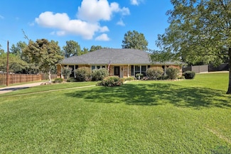 107 Woodridge St, Longview, TX 75602