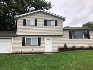 5783 Drenta Cir SW, Navarre, OH 44662