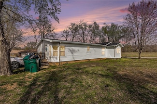705 N Cayuga St, Frontenac, KS 66763