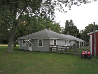 22740 Lake Dr, Pierson, MI 49339