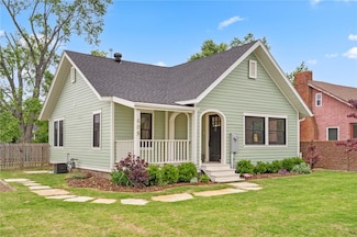 608 N Main St, Bentonville, AR 72712