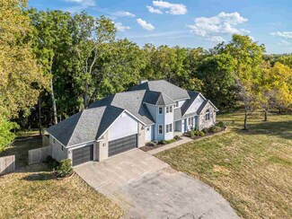 1556 Iroquois Dr NE, Solon, IA 52333