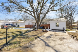 909 Williams St, Ada, OK 74820