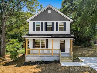 405 E Holly St, Dallas, NC 28034