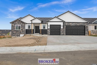 3698 Red Wolf Dr, Casper, WY 82604