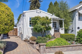 3036 Delaware St, Oakland, CA 94602
