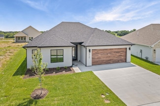 2720 Misty Flower Dr, Columbia, MO 65203