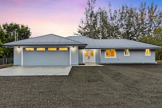 15-2054 Hialoa St, Keaau, HI 96749