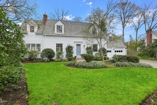24 Winthrop Dr, Riverside, CT 06878