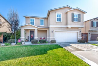 3120 N Shady St, Visalia, CA 93291