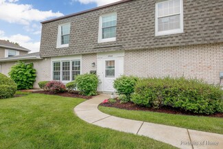 1453 Woodcutter Ln Unit 5B, Wheaton, IL 60189