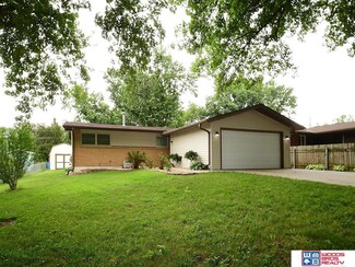1120 Scenic Ln, Lincoln, NE 68505