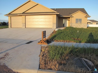 812 Almond Ave, Harrisburg, SD 57032