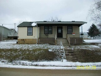 215 5th St, Mineral Point, WI 53565
