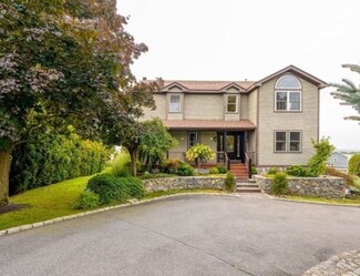 5022 N Main St, Fall River, MA 02720