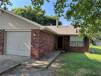 4418 W Franciscan Trail, Fayetteville, AR 72704