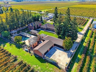 14700 N Locust Tree Rd, Lodi, CA 95240