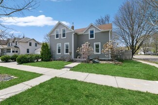 323 N Cedar St, Chaska, MN 55318