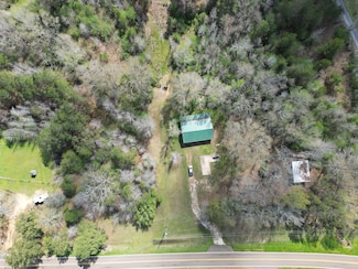 1521 Mississippi 43, Silver Creek, MS 39663