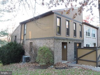 1 Pinehurst Ct, Reading, PA 19607