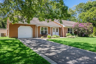 25 Annandale Rd, Stony Brook, NY 11790