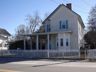 4 W Huggins St, Manning, SC 29102