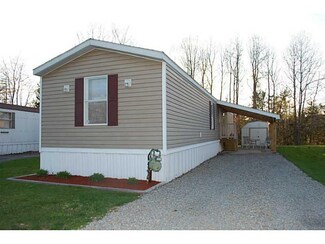 33 Circle Dr, Finleyville, PA 15332