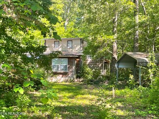 242 Fairway St, Crossville, TN 38571