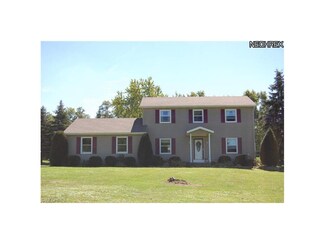 1246 Doralee Dr, Mogadore, OH 44260