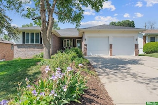 380 Chestnut St, Springfield, NE 68059