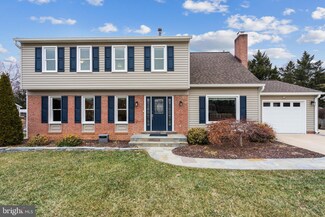 8125 Lake Pleasant Dr, Springfield, VA 22153
