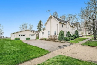 96 E Waterloo St NW, Casnovia, MI 49318