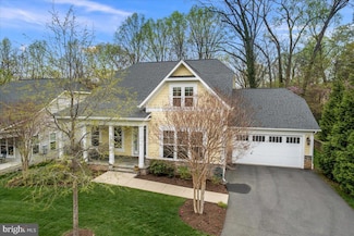 1104A Monroe St, Herndon, VA 20170