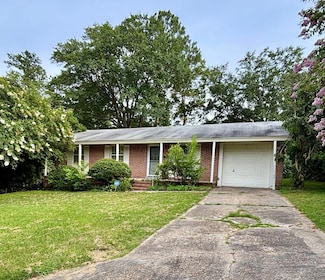 515 Holly Dr, Eufaula, AL 36027
