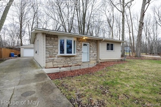 4822 Filer St, Waterford, MI 48328