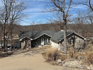 1247 Country Club Dr, Lake Ozark, MO 65049
