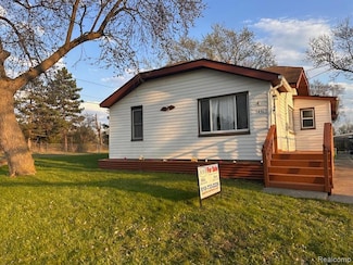 3451 Brown St, Flint, MI 48503