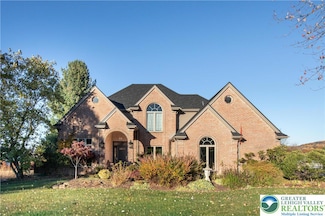 4481 Linda Ln, Emmaus, PA 18049