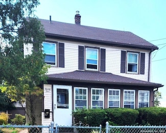 24 Moore St, Manchester, CT 06040