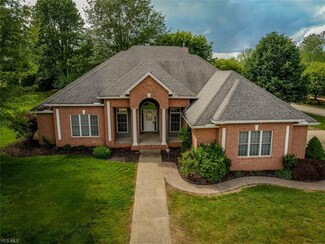 2 Henderson Cir, Williamstown, WV 26187