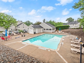 49 Meadow Pond Dr Unit I, Leominster, MA 01453