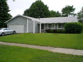 125 Cedarbrook Rd, Naperville, IL 60565