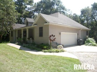 1415 Woodland Dr, Sherrard, IL 61281